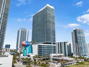 Exterior - Oceanfront Condo | Steps to the Beach + Pool (Hollywood)