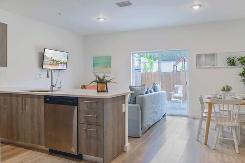 Spacious TownHouse | One Free parking Spot