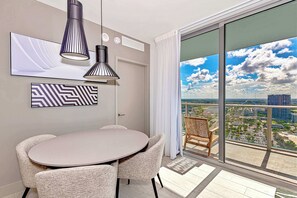 Interior - Steps from Hollywood Beach – Stunning Views (Hollywood)