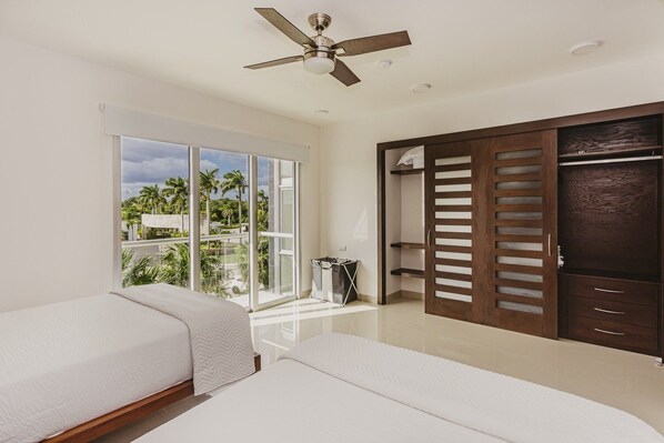 2 makuuhuonetta, silitysrauta/-lauta, vauvan matkasänky, Wi-Fi