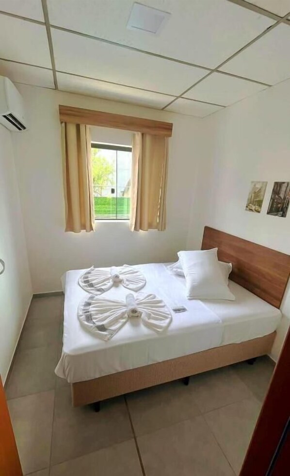 Habitación clásica, para no fumadores | Cortinas blackout, tabla de planchar con plancha y wifi gratis 