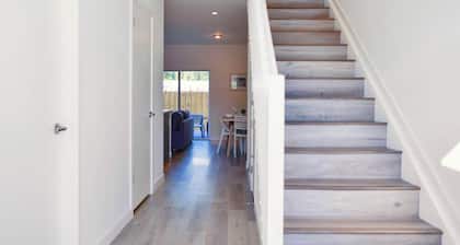 2-Floor Townhouse | Free Parking | Prime Location