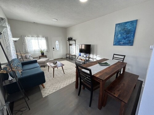 Buena Vista - 1 min to Mcphelemy Park - 2 min walk to downtown - Creek in back!