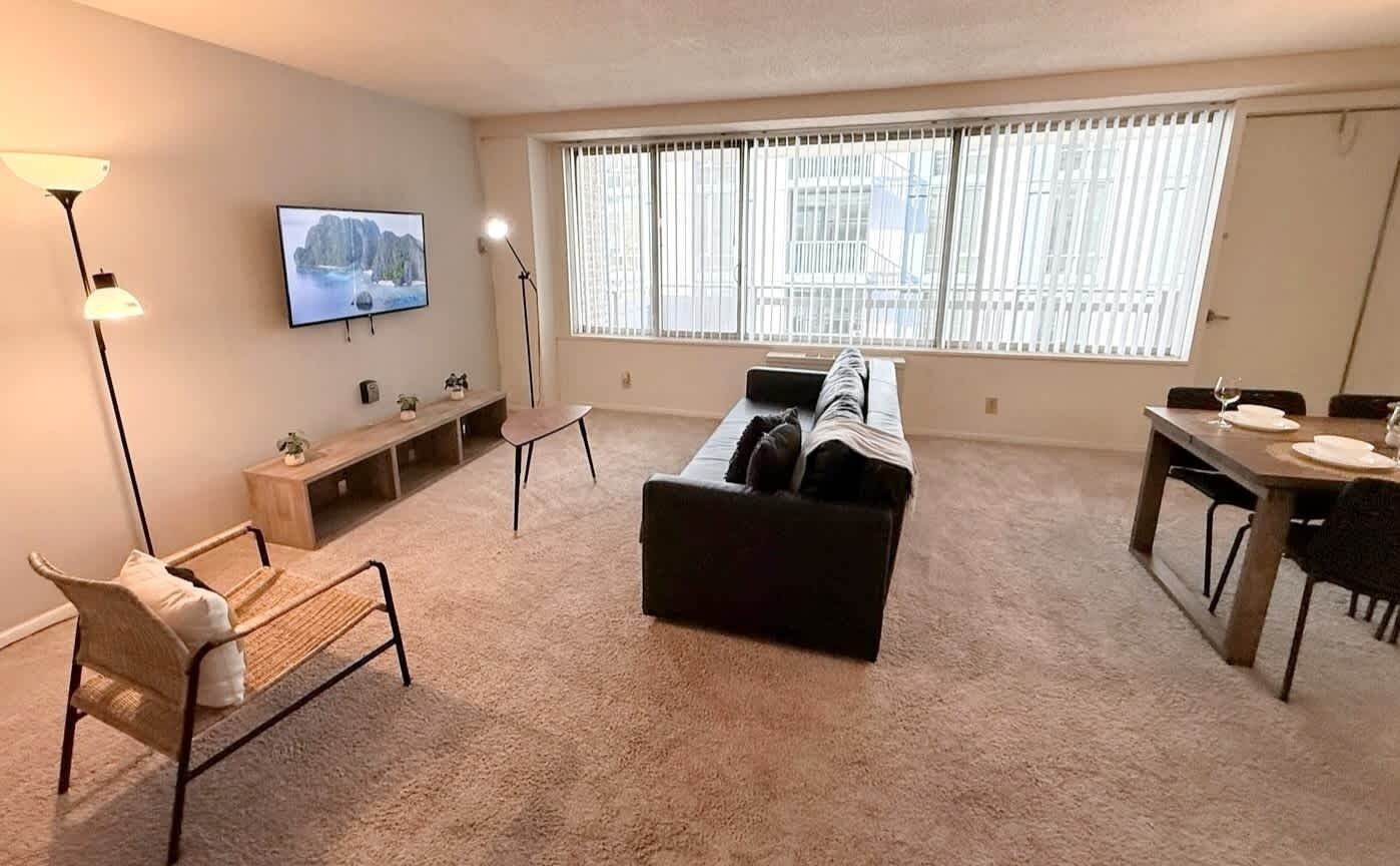 Fernseher, Kamin, Tischfußball, Arbeitsbereiche