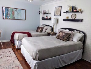 2 bedrooms, iron/ironing board, WiFi, bed sheets