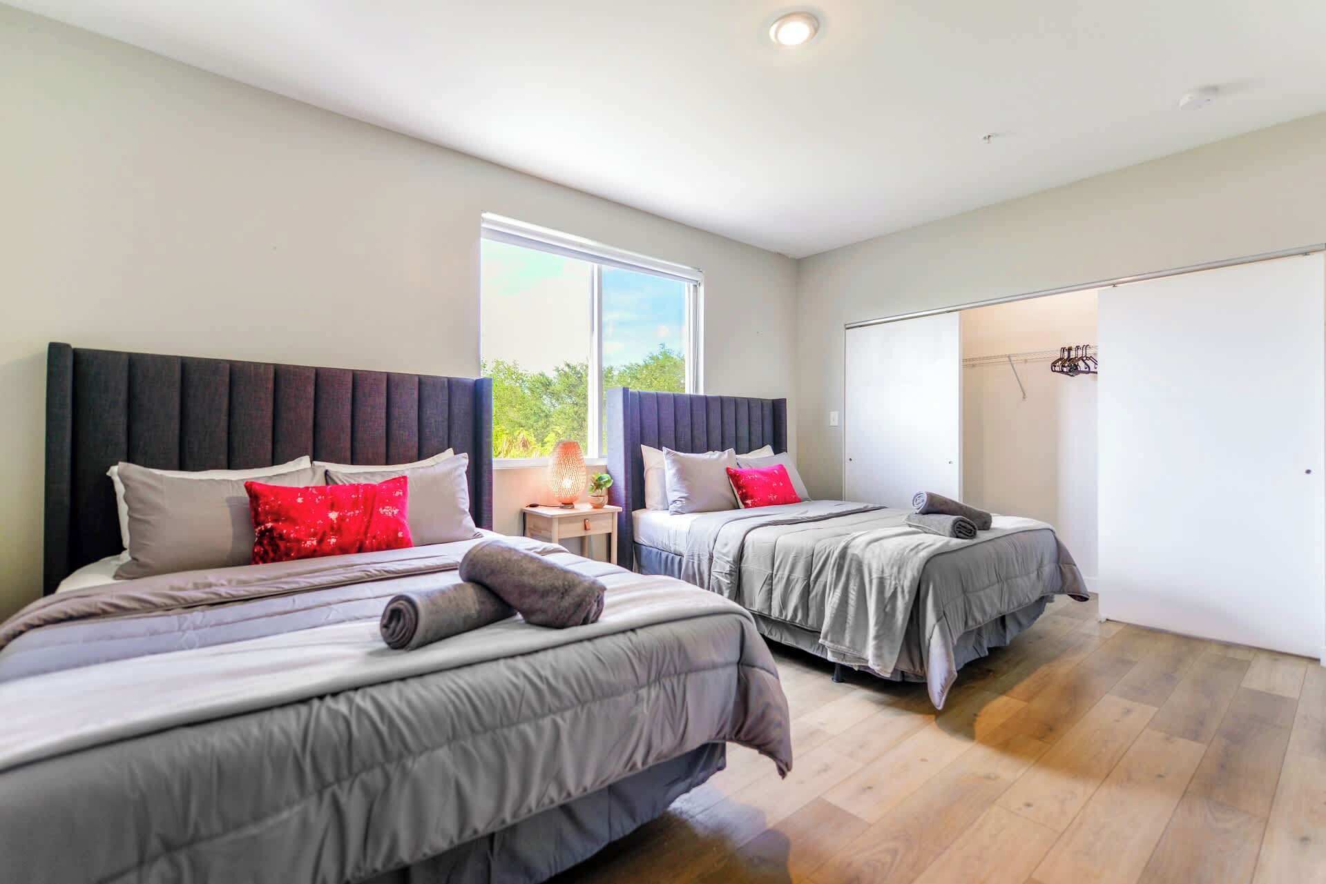 3 soverom, skrivebord, strykejern/-brett og wi-fi