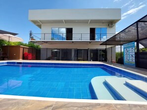 Piscine extérieure