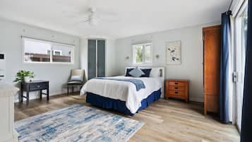 Desk, travel crib, WiFi, bed sheets