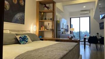 1 habitación, escritorio, tabla de planchar con plancha y wifi gratis