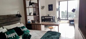 1 bedroom, desk, iron/ironing board, free WiFi - Amazing view, inside and outside! (Ciudad de Guatemala)