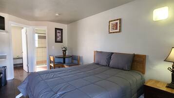 Standard Suite | Free WiFi, bed sheets