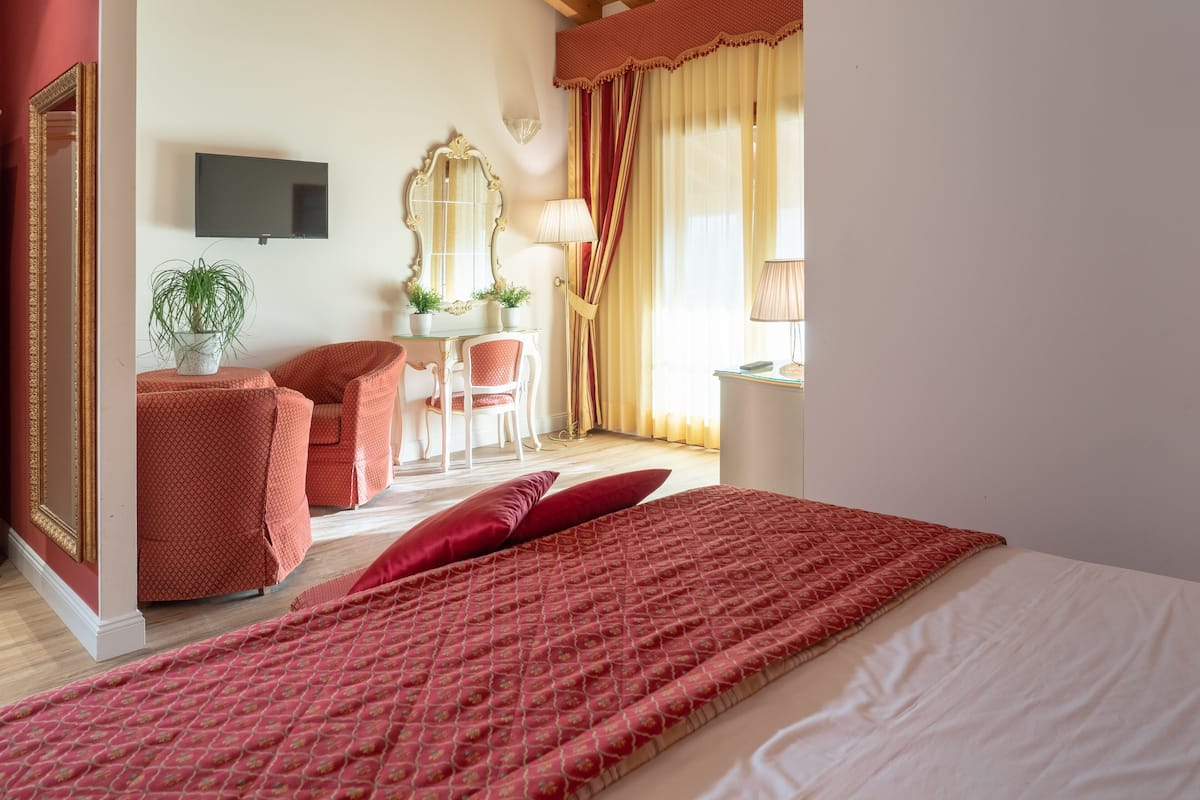Suite Studio Junior | Coffres-forts dans les chambres, chambres insonorisées, Wi-Fi gratuit