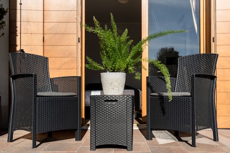 Cofres nos quartos, quartos à prova de som, Wi-Fi de cortesia. Hotel Canova Sport & Relax