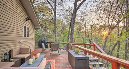 Large deck, BBQ grill, fire pit & Arkansas Sunsets- the perfect spring evening!