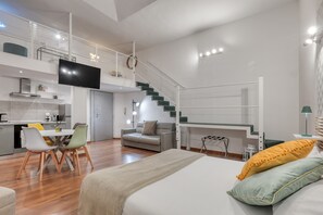 1 soverom, skrivebord, strykejern/-brett og wi-fi (inkludert)