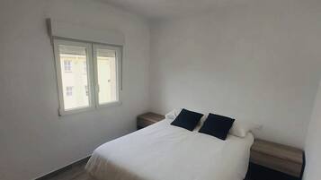 3 bedrooms, bed sheets