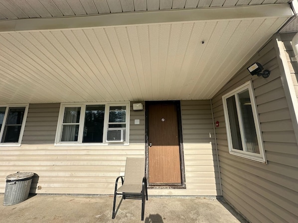 Exterior - Pine Ridge Motel (Timmins)