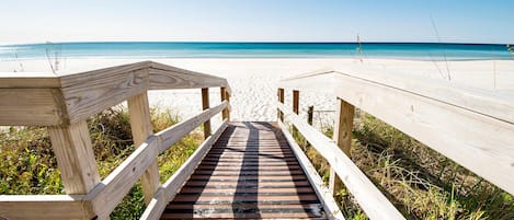 Apartment, Mehrere Betten (Tropic Winds 2308) | Strand