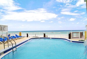 Appart'hôtel, plusieurs lits (Tropic Winds 1104) | Piscine