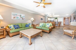 Living area - Tidewater 502 (Panama City Beach)
