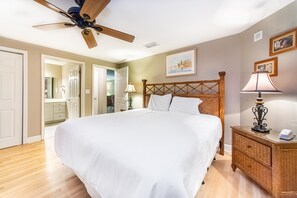 公寓式客房, 多张床 (Tidewater 502) | 3 多间卧室、WiFi