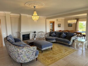 تلفزيون ذكي