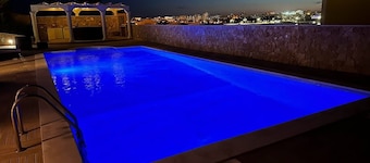 Stunning , views, walk to beach!