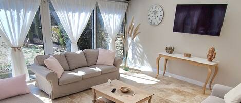 TV connectée, cheminée