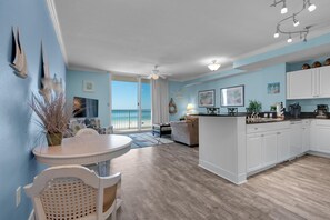 Apartment, 1 King-Bett und Schlafsofa (Tidewater 103) | Innenbereich