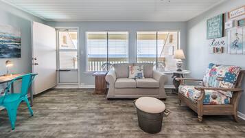 Casa geminada, várias camas (The Shores Townhome #116) | Área de estar | TV