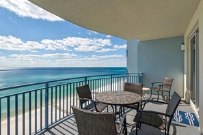 Outdoor dining - Sterling Breeze 904 (Panama City Beach)