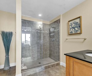 Appart'hĂŽtel, plusieurs lits (Sterling Breeze 802) | Salle de bain