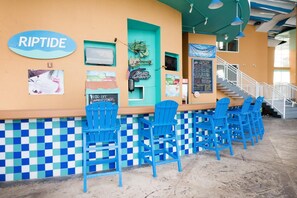 Appartement, 1 kingsize bed met slaapbank (Splash 1505E) | Bar (ter plaatse)