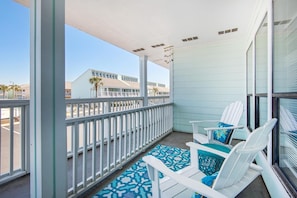 Condo, 1 cama Queen size y sofá cama (Southwind I-9) | Terraza o patio