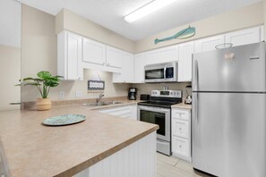 Condo, 1 Queen Bed with Sofa bed (Southwind I-9) | Private kitchen - Southwind I-9 (Panama City Beach)