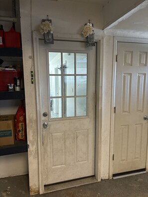 Interior - Private 1 bedroom guest suite with private living room, laundry, & kitchenette (Colorado Springs)