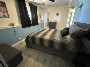 1 Schlafzimmer, Schreibtisch, Bügeleisen/Bügelbrett, kostenloses WLAN