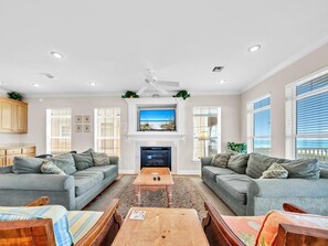 House, Multiple Beds (Ocean Spray) | Living area