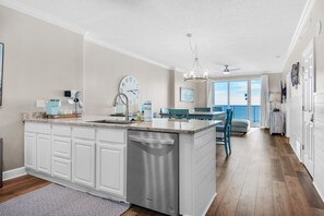 Condo, varias camas (Ocean Reef 1708) | Interior