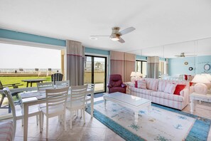 Condo, 1 King Bed with Sofa bed (Latitude 29 #4) | Interior