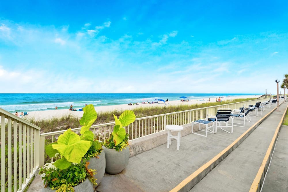 Latitude 29 #4 - Laguna Beach, FL