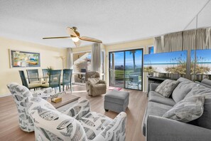 Leilighet, 1 kingsize-seng med sovesofa (Latitude 29 #2) | Oppholdsområde | TV