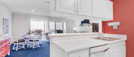 Condo, 1 King Bed with Sofa bed (Latitude 29 #10) | Private kitchen | Oven, toaster