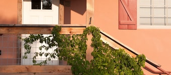 The Valley House, Unit 1