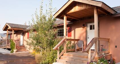 The Valley House, Unit 1