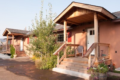 The Valley House, Unit 1