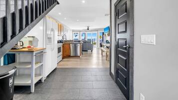 Condo, Multiple Beds (Klaus House 4) | Interior