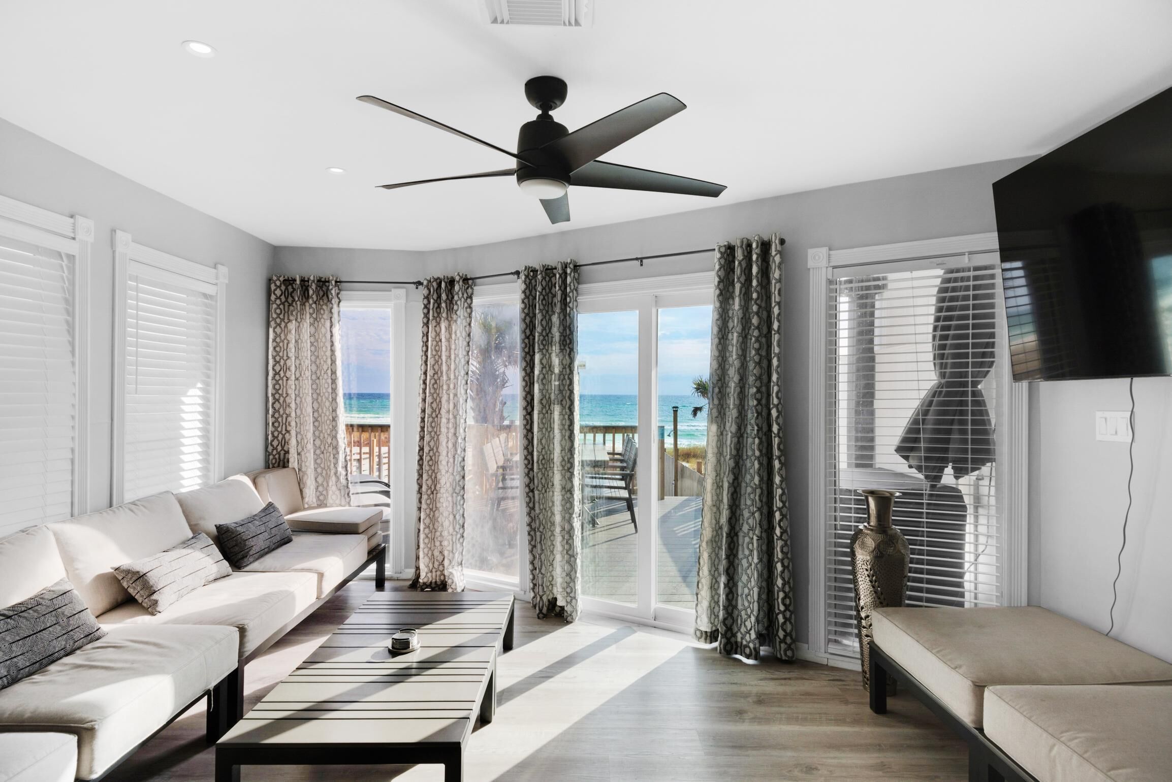 Appart'hôtel, plusieurs lits (Klaus House 4) | Coin séjour | Télévision