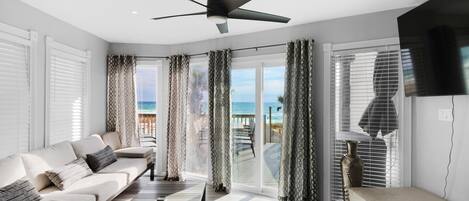 Appart'hÎtel, plusieurs lits (Klaus House 4) | Coin séjour | Télévision