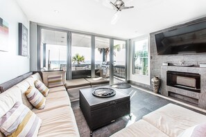 Hus, flere senger (Klaus House 1) | Oppholdsområde | TV